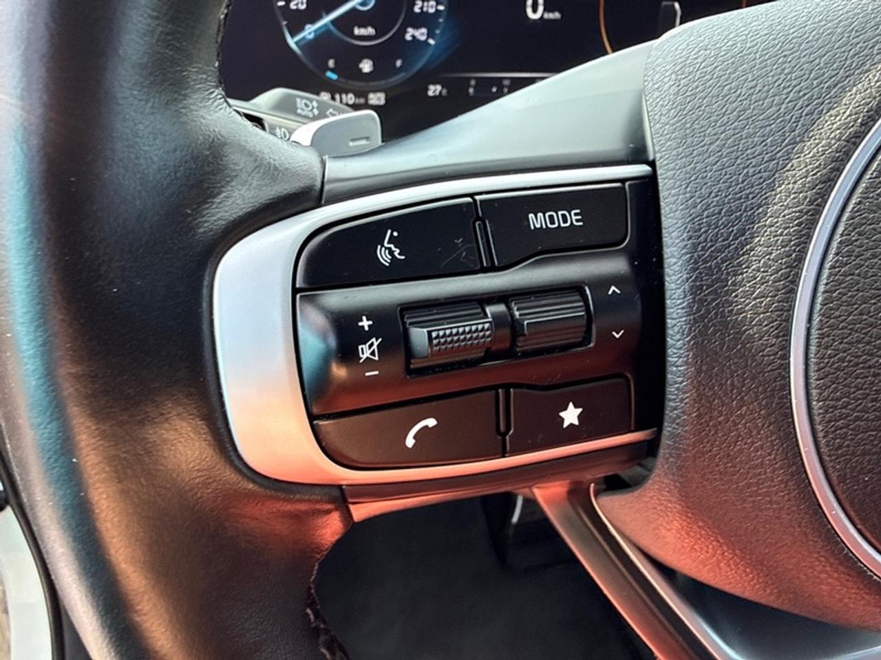 2024 Kia Sportage Hybrid SX AWD w/Red Interior   - $297 B/W Photo
