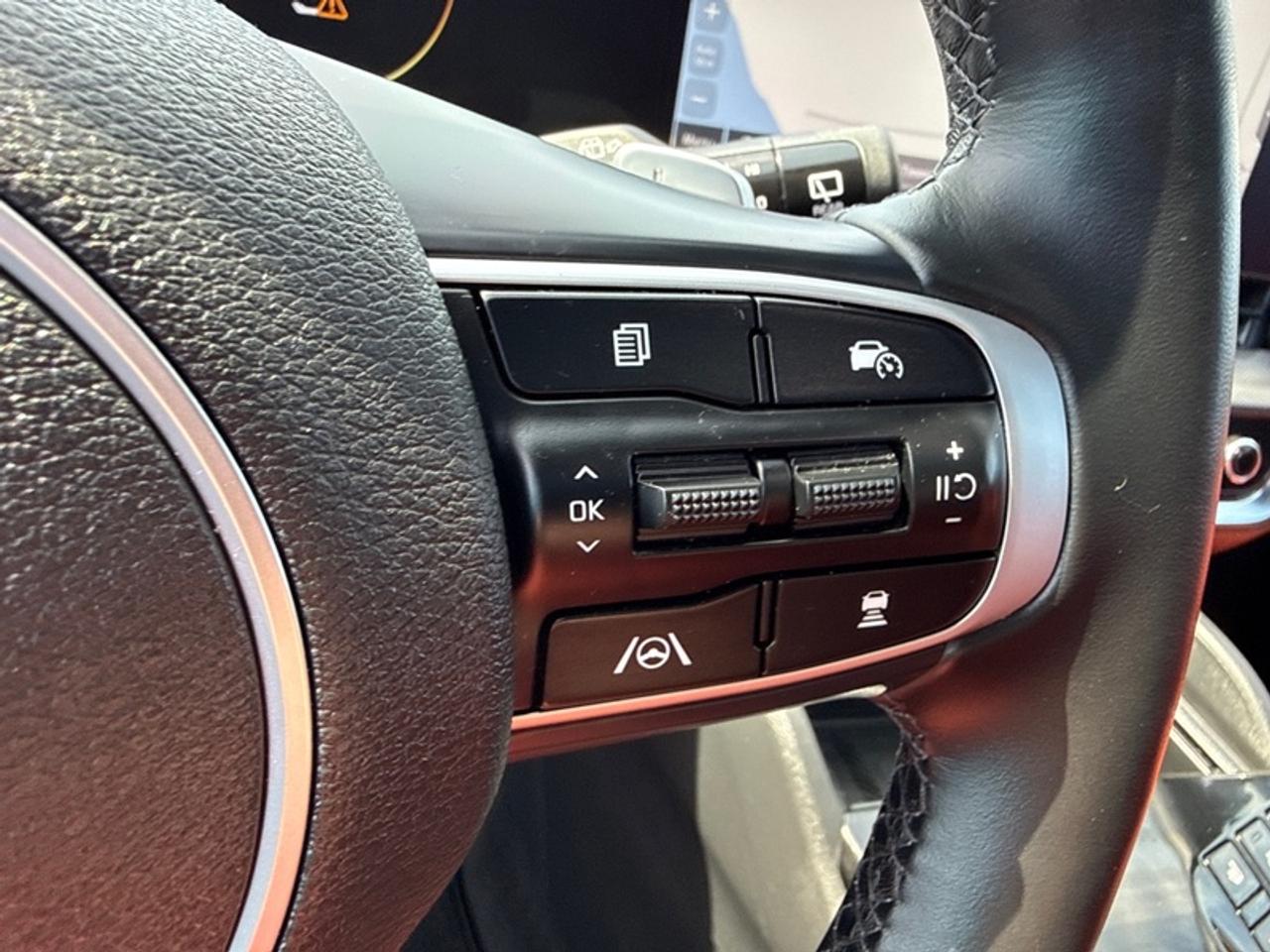 2024 Kia Sportage Hybrid SX AWD w/Red Interior   - $297 B/W Photo
