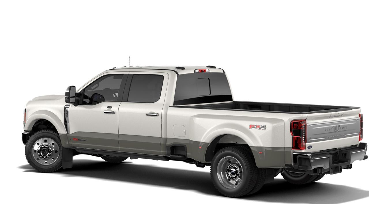 2027 Ford F-450 Super Duty DRW King Ranch Photo1