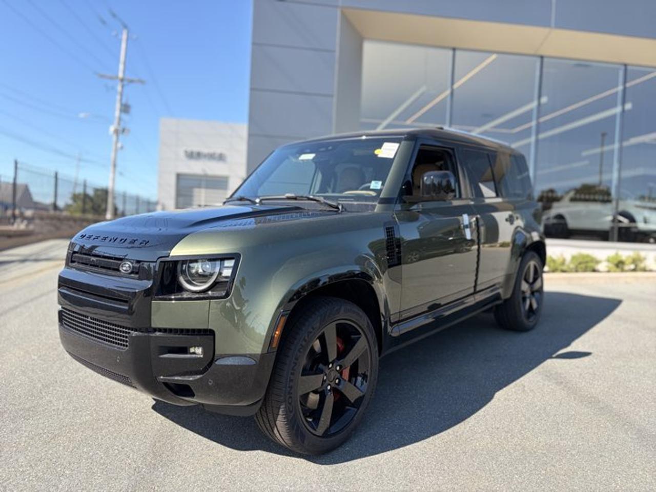 Standard SUV 4WD, 110 P400 X, 8-Speed Automatic w/OD, Intercooled Turbo Gas/Electric I-6 3.0 L/183