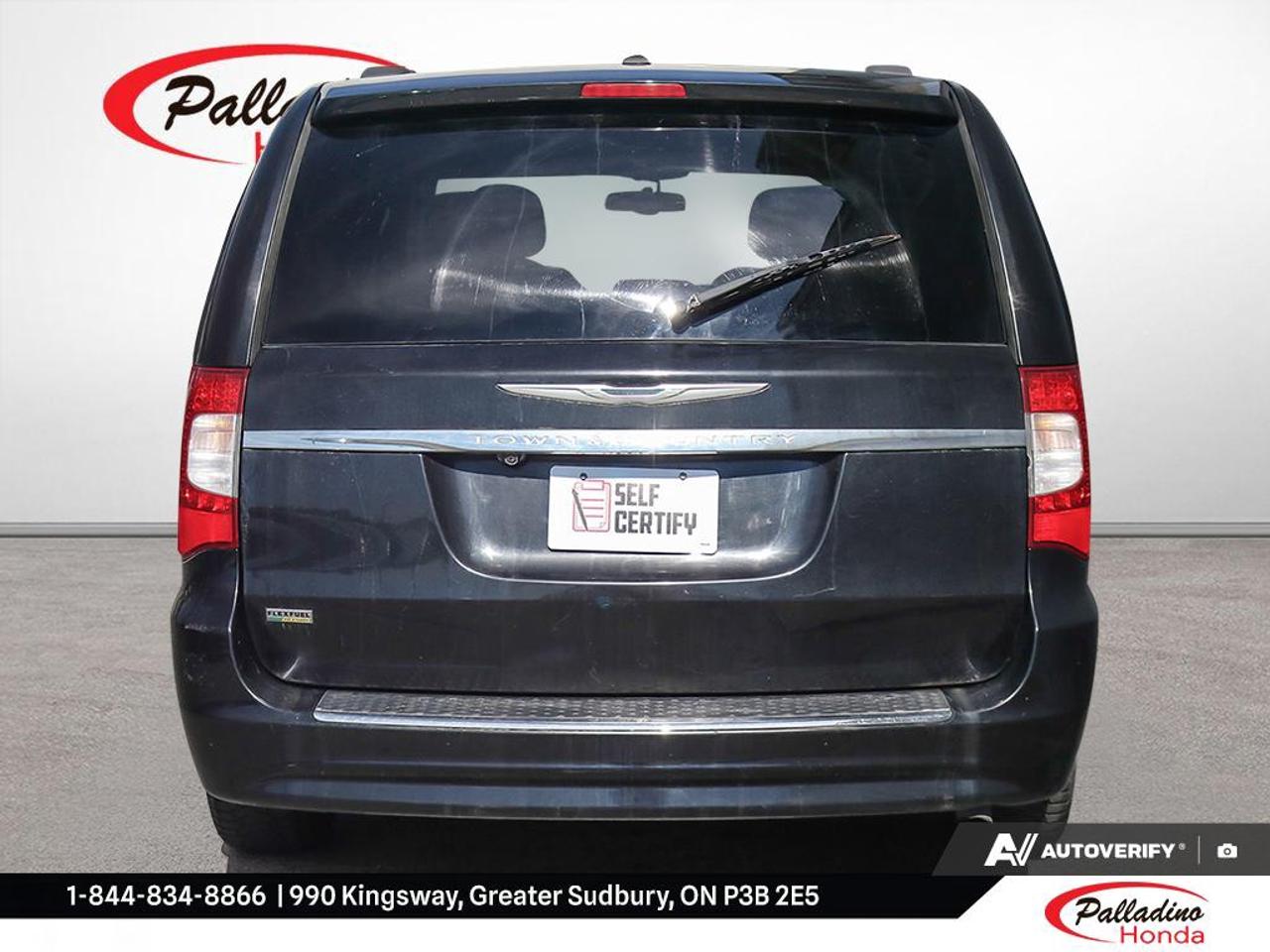 2015 Chrysler Town & Country UNKNOWN Photo