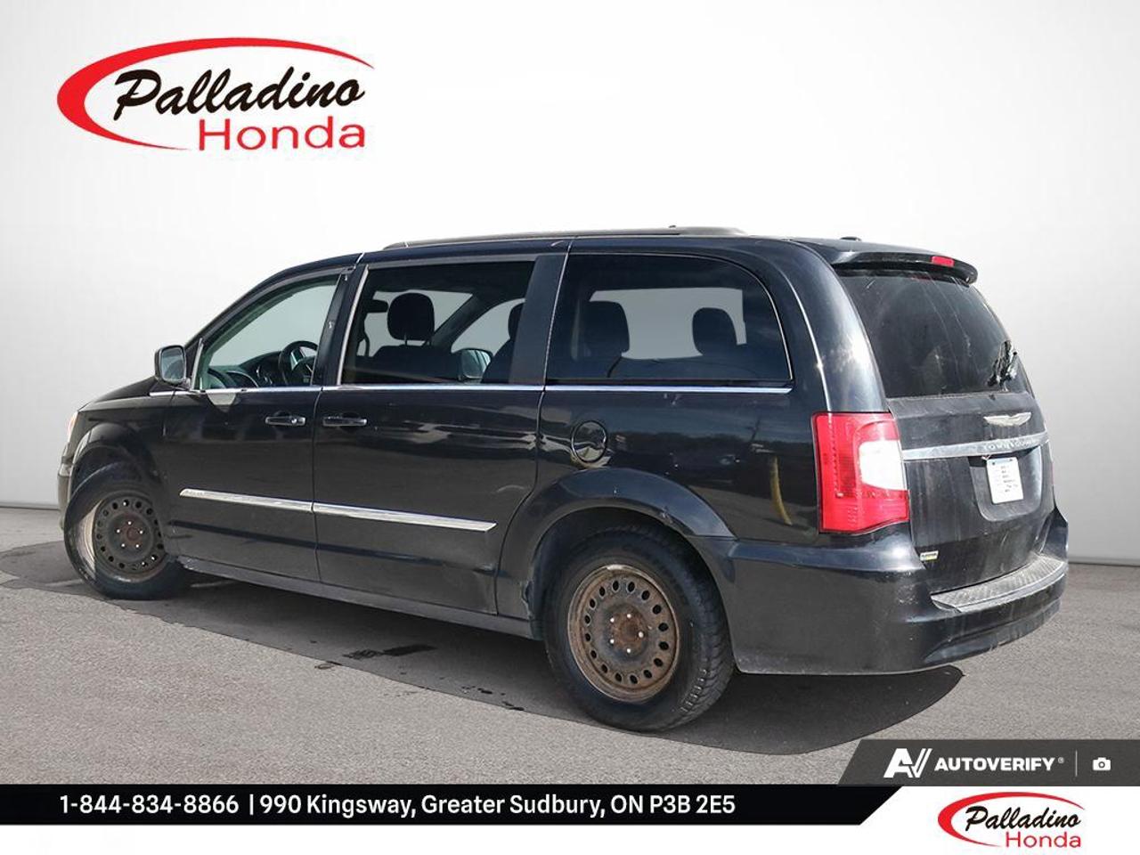 2015 Chrysler Town & Country UNKNOWN Photo