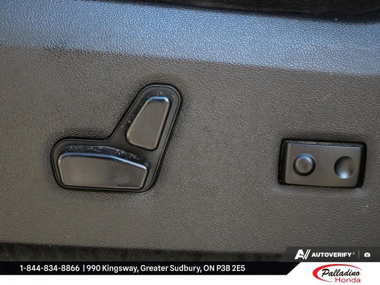 2015 Chrysler Town & Country UNKNOWN Photo