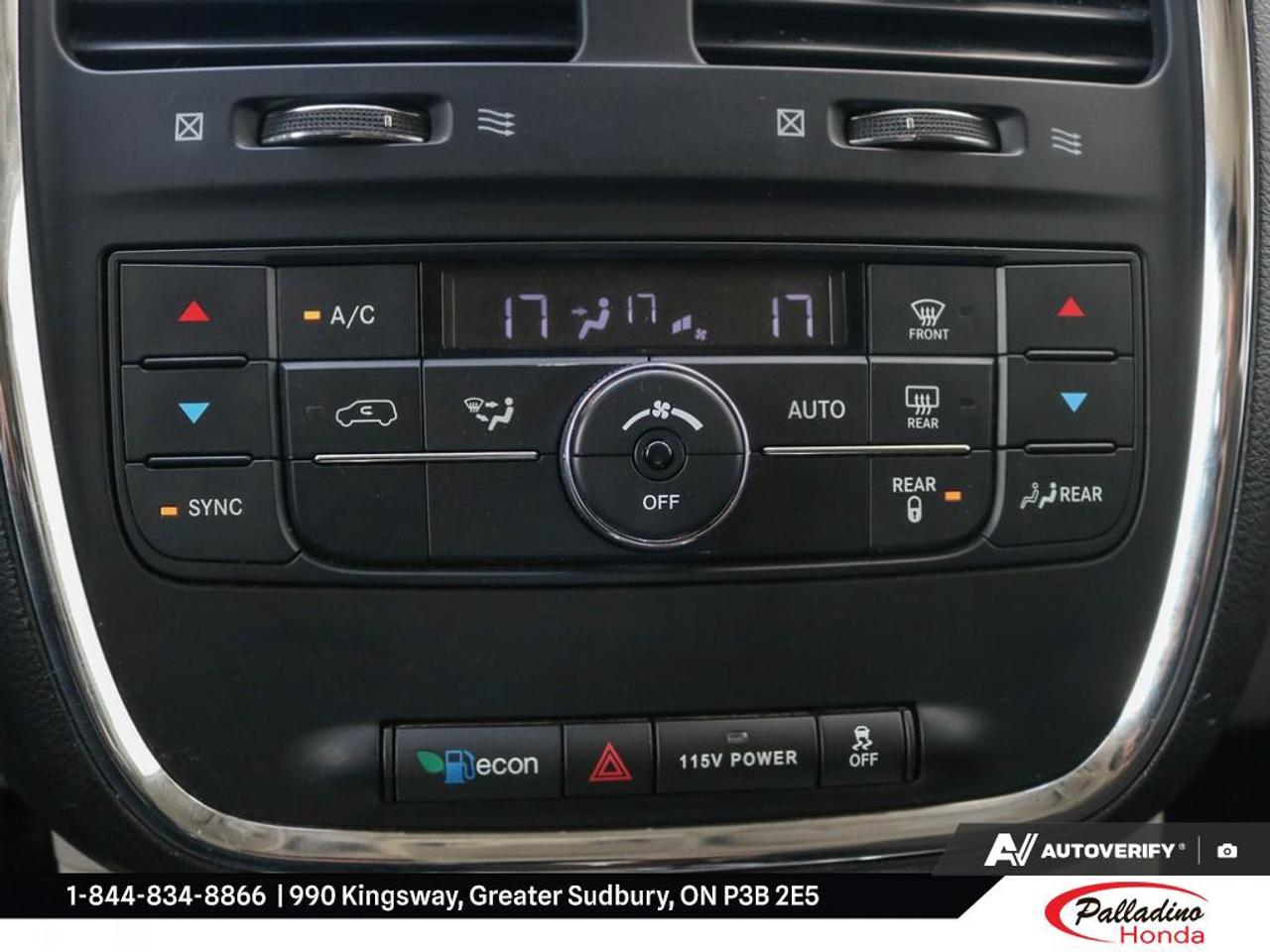 2015 Chrysler Town & Country UNKNOWN Photo