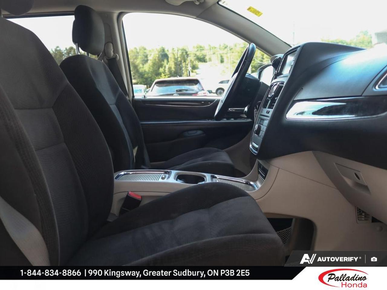 2015 Chrysler Town & Country UNKNOWN Photo