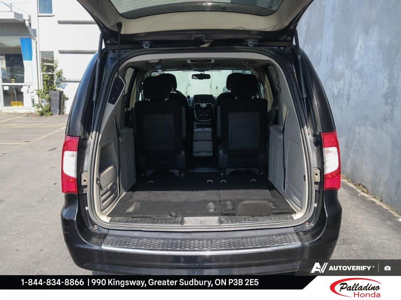 2015 Chrysler Town & Country UNKNOWN Photo