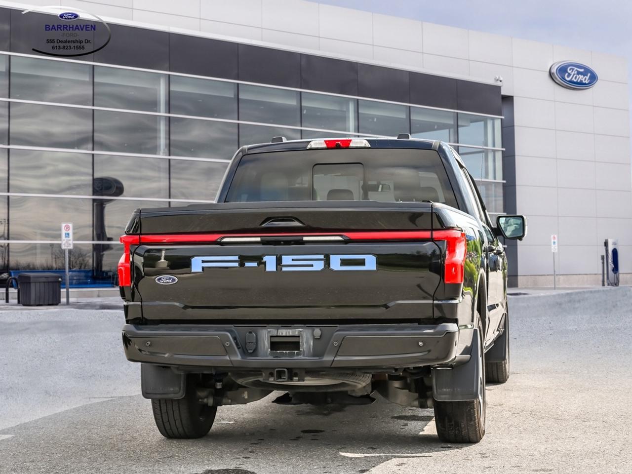 2023 Ford F-150 Lightning Platinum Photo