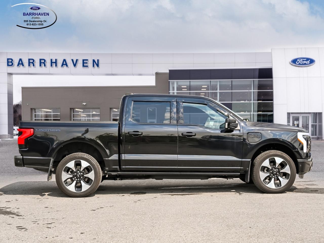 2023 Ford F-150 Lightning Platinum Photo