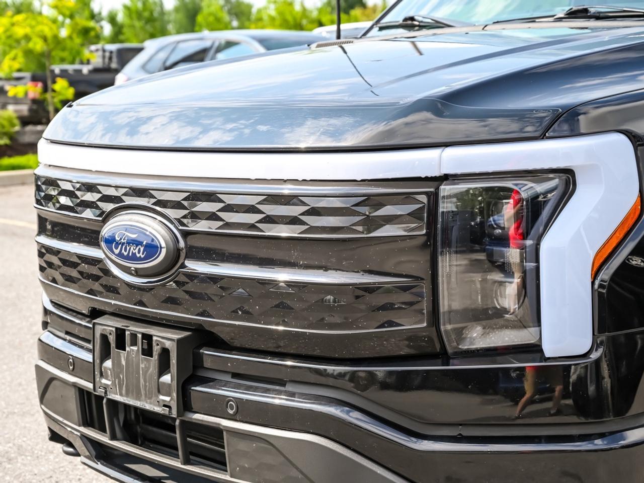2023 Ford F-150 Lightning Platinum Photo