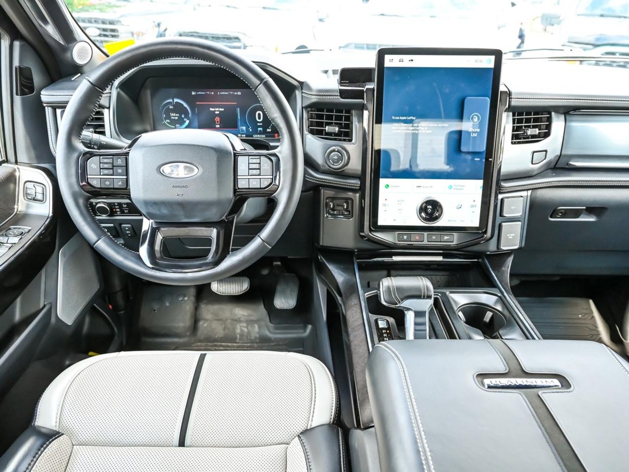 2023 Ford F-150 Lightning Platinum Photo