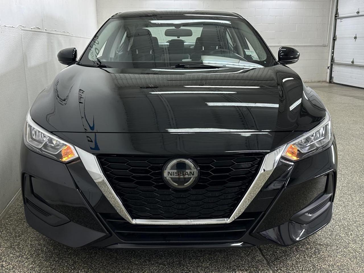 2023 Nissan Sentra SV CVT Photo