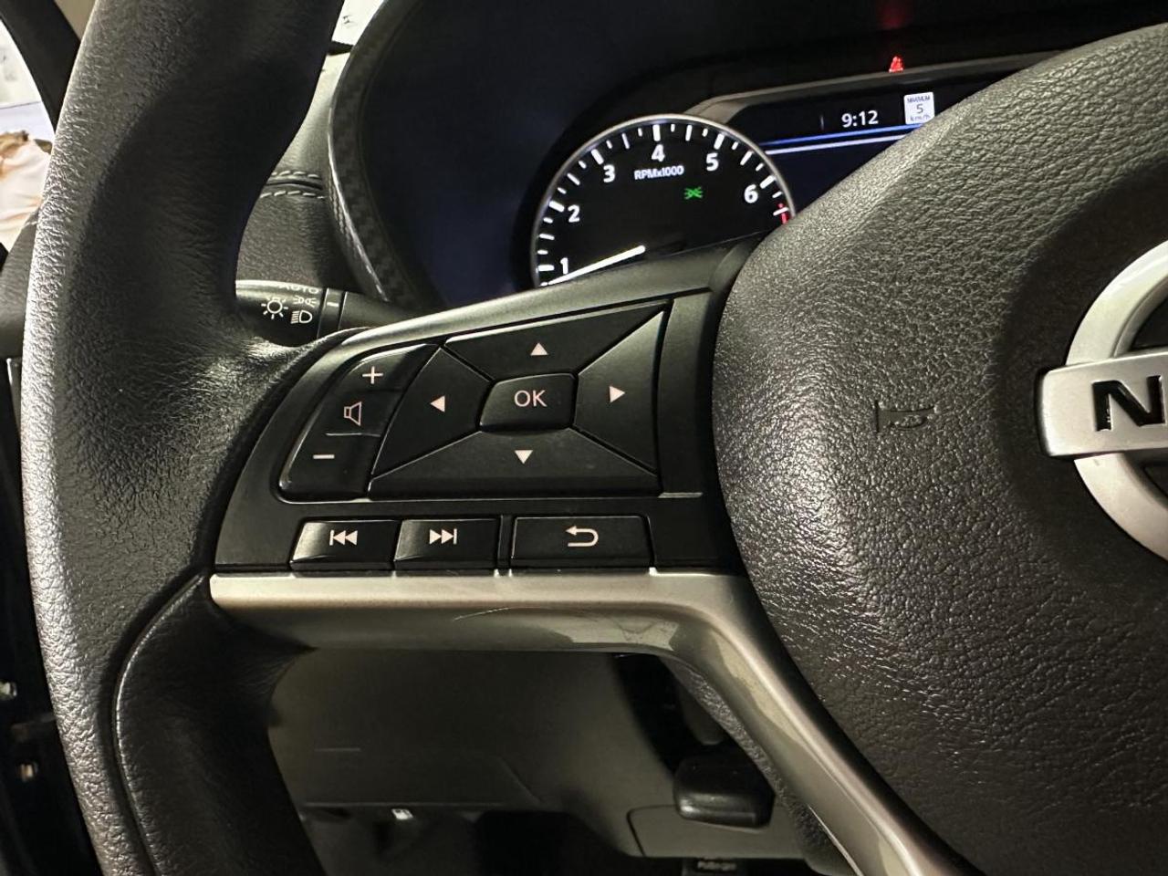 2023 Nissan Sentra SV CVT Photo