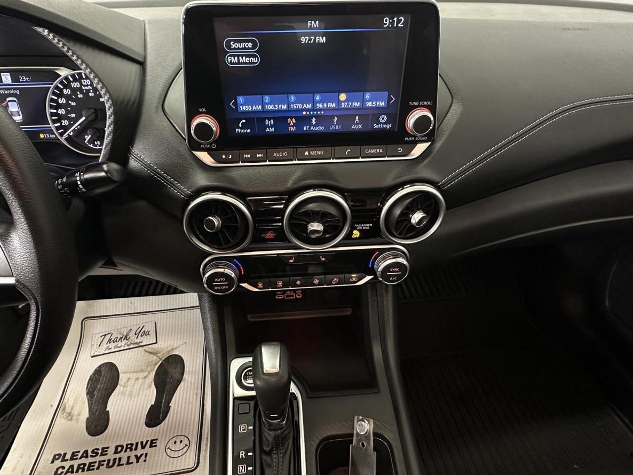 2023 Nissan Sentra SV CVT Photo