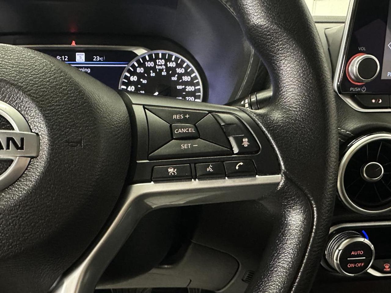 2023 Nissan Sentra SV CVT Photo