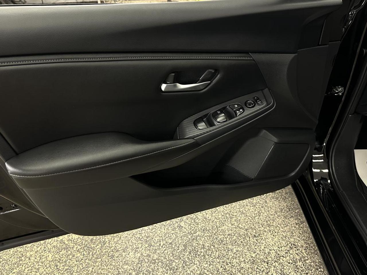 2023 Nissan Sentra SV CVT Photo