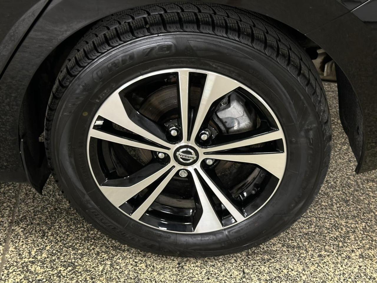 2023 Nissan Sentra SV CVT Photo