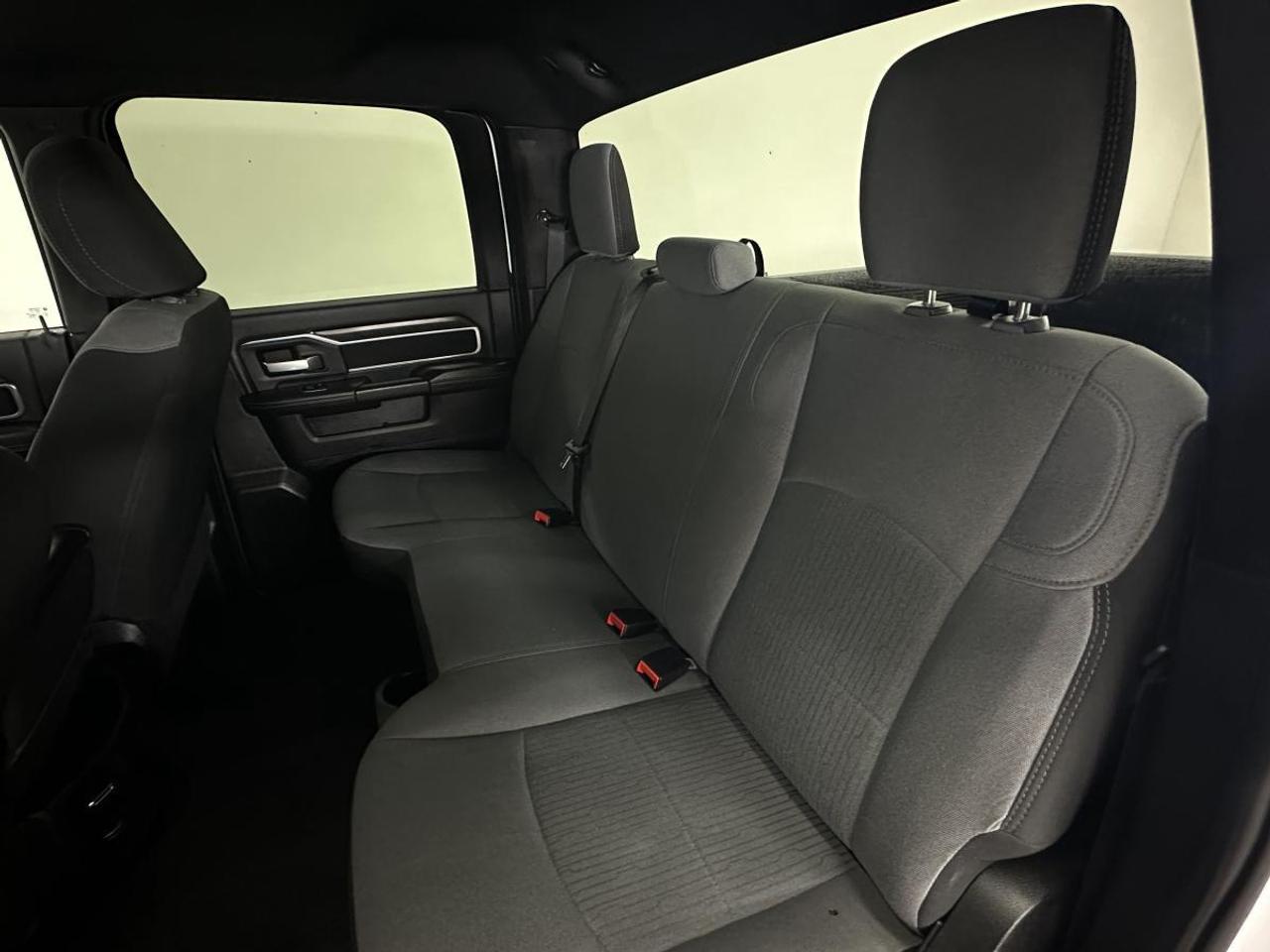 2024 RAM 3500 Big Horn 4x4 Crew Cab - DIESEL/22KM/OFF 1 OWNER LEASE! Photo