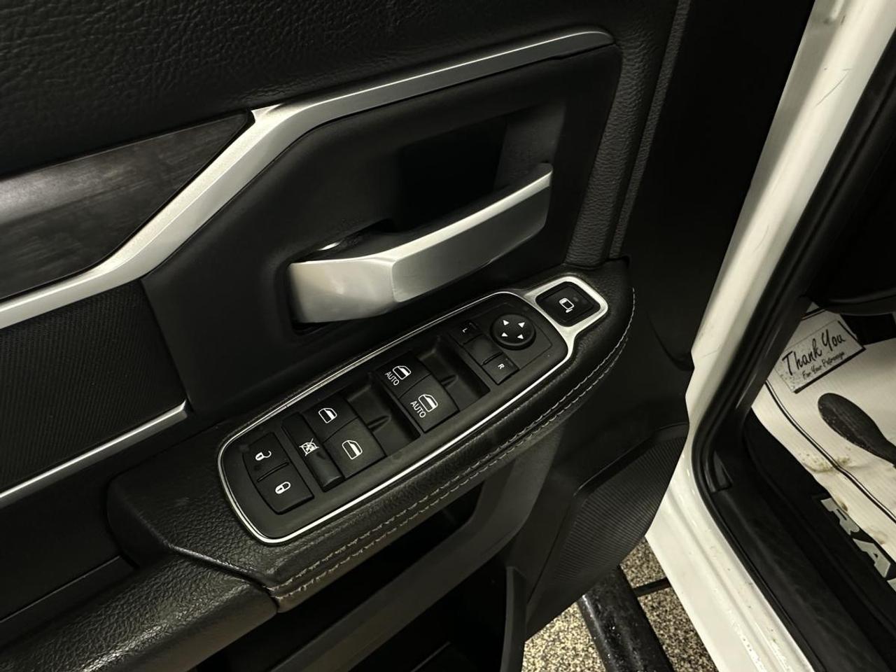 2024 RAM 3500 Big Horn 4x4 Crew Cab - DIESEL/22KM/OFF 1 OWNER LEASE! Photo