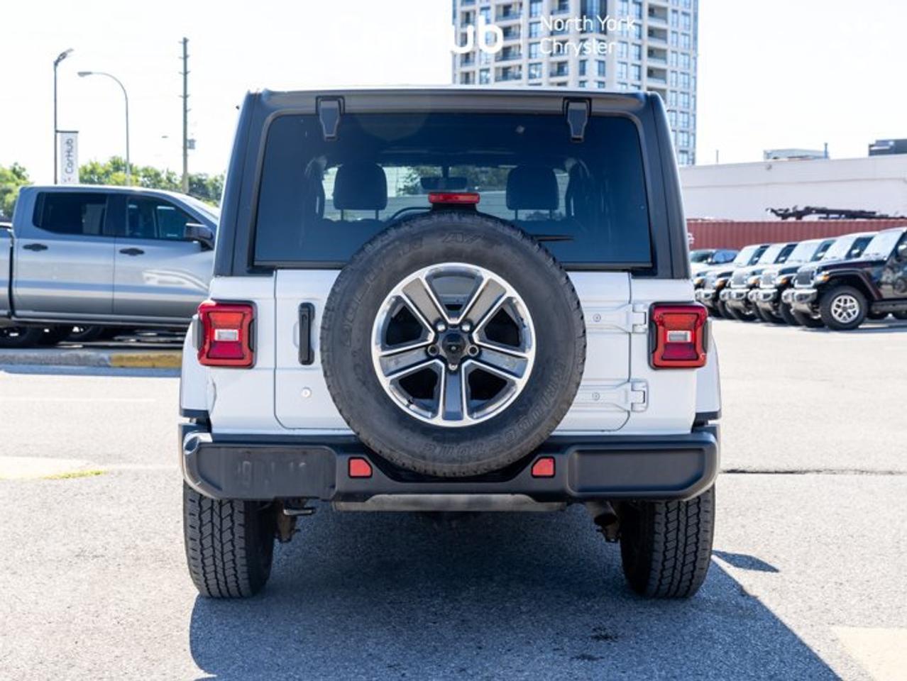 2018 Jeep Wrangler Unlimited Sahara Uconnect 4C NAV&Sound Group LED Lighting Group Cold Weather Group Leather Seats Photo