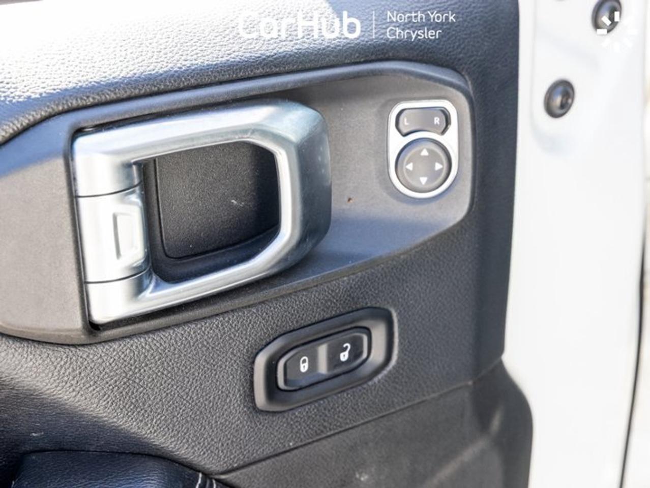 2018 Jeep Wrangler Unlimited Sahara Uconnect 4C NAV&Sound Group LED Lighting Group Cold Weather Group Leather Seats Photo