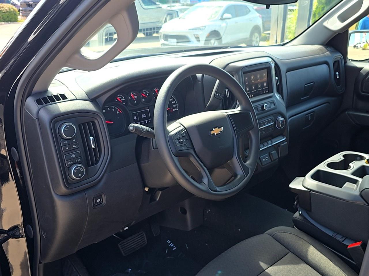2026 Chevrolet Silverado 1500 Crew Cab Short Box 4-Wheel Drive Custom Photo3