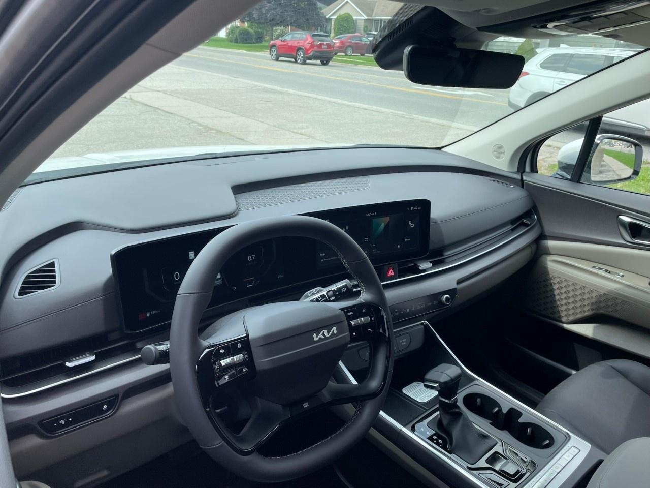 2027 Kia Carnival EX  FWD Photo