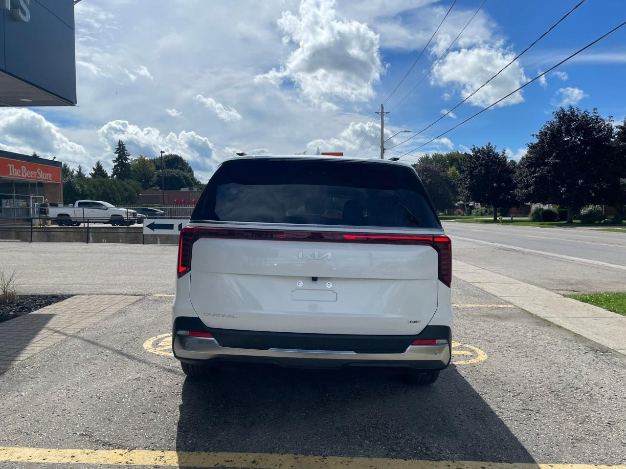 2027 Kia Carnival Hybrid EX FWD Photo