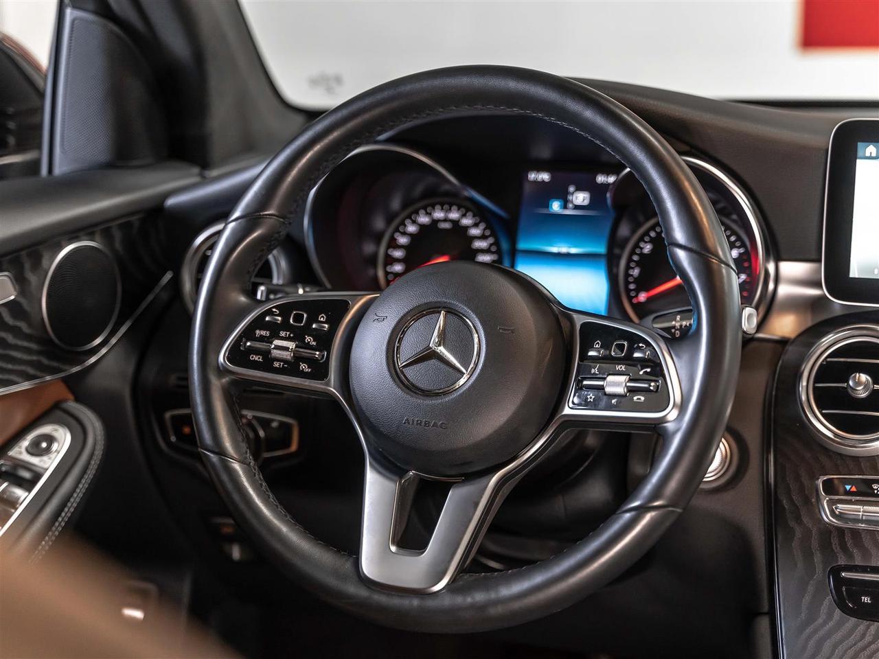 2022 Mercedes-Benz GLC GLC 300|AMG Night Package|Accident Free|Canadian Vehicle Photo
