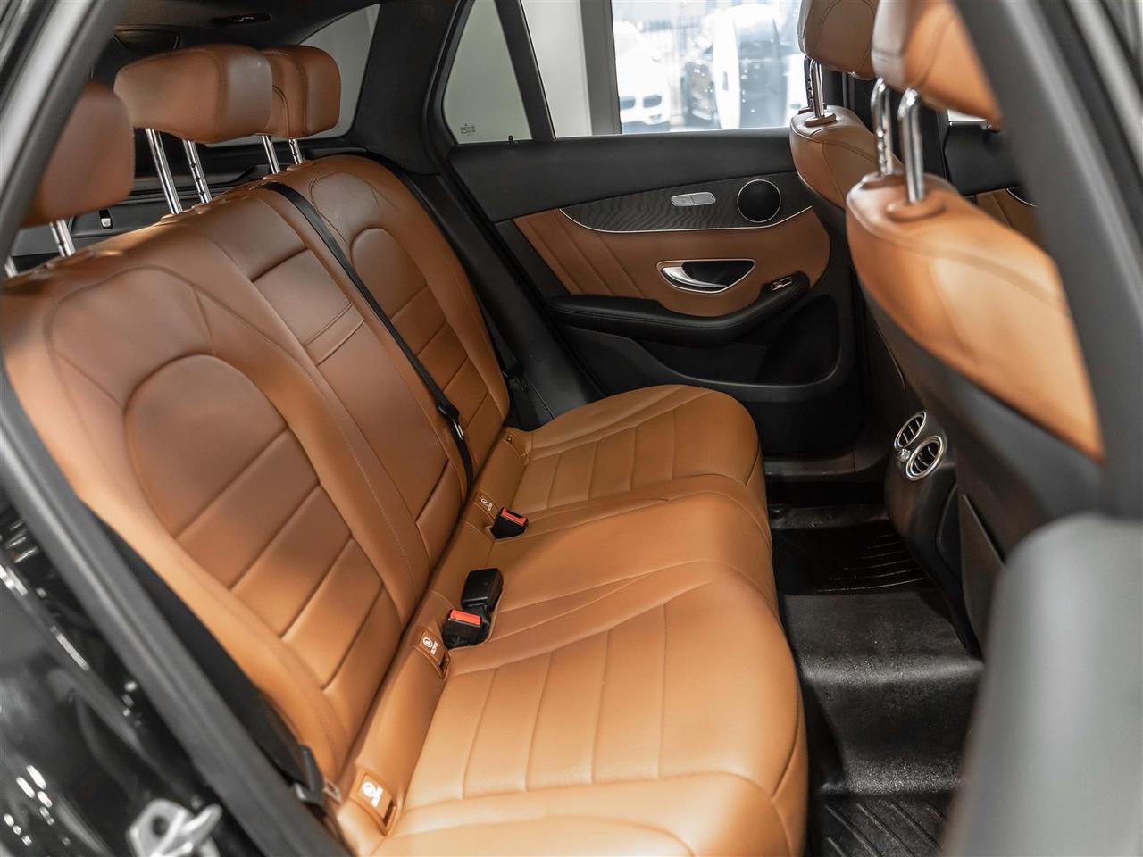 2022 Mercedes-Benz GLC GLC 300|AMG Night Package|Accident Free|Canadian Vehicle Photo
