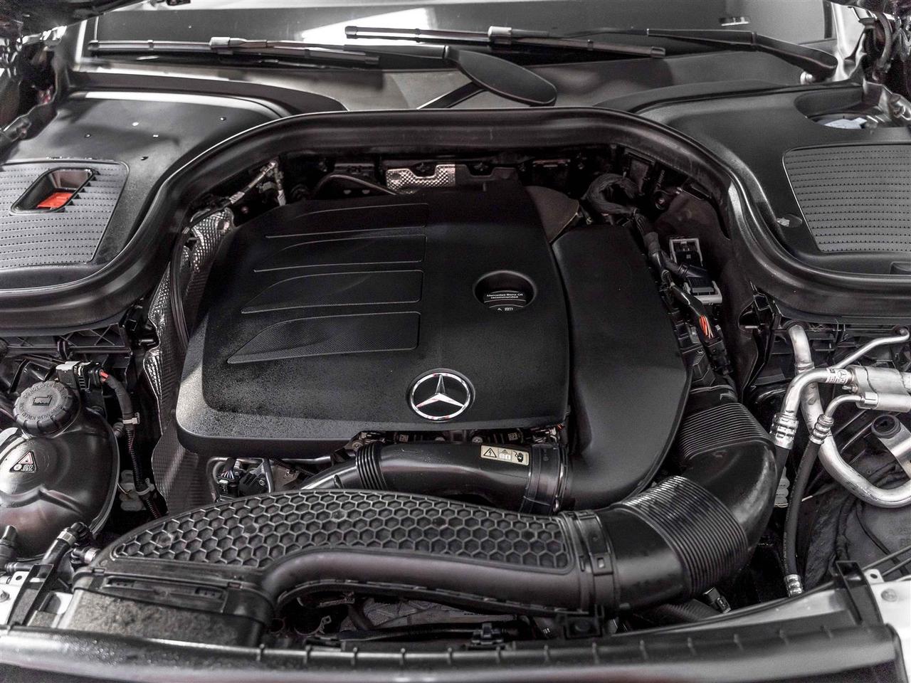 2022 Mercedes-Benz GLC GLC 300|AMG Night Package|Accident Free|Canadian Vehicle Photo