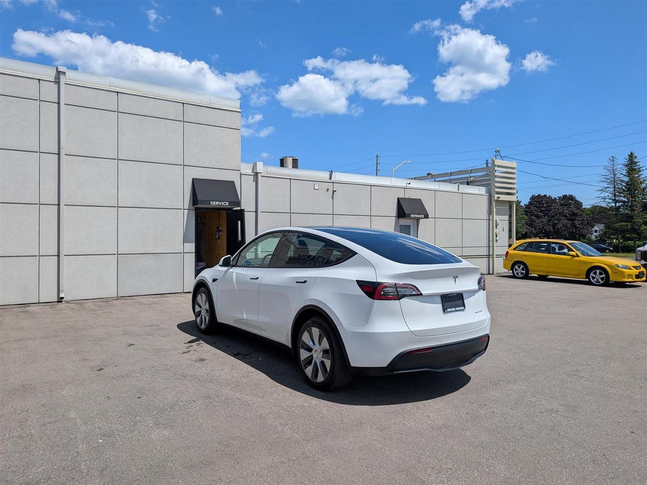 2022 Tesla Model Y LONG RANGE AWD - DUAL MOTOR Photo