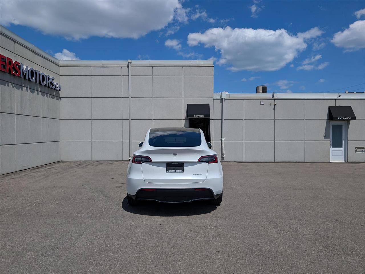 2022 Tesla Model Y LONG RANGE AWD - DUAL MOTOR Photo3