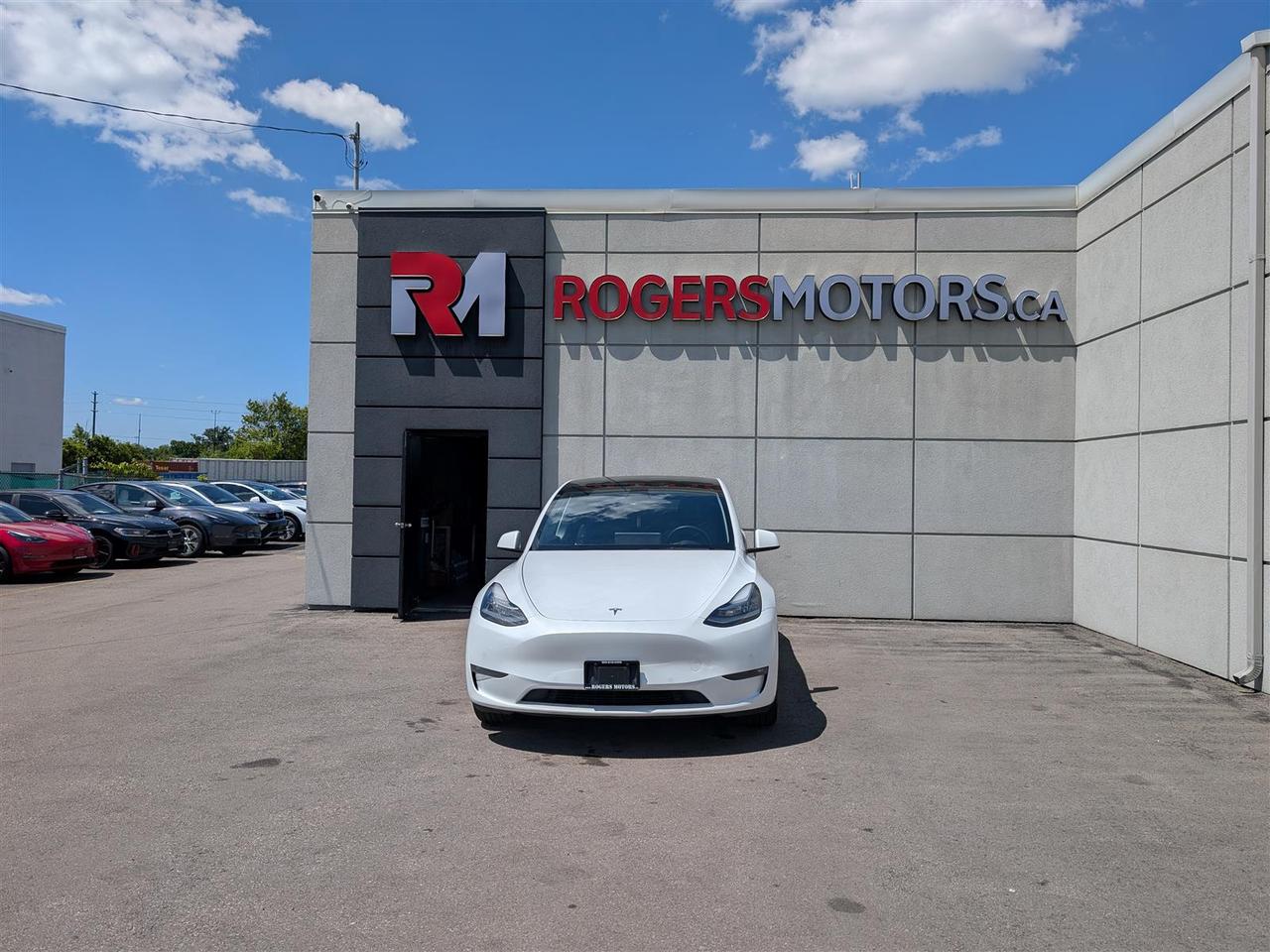 2022 Tesla Model Y LONG RANGE AWD - DUAL MOTOR Photo