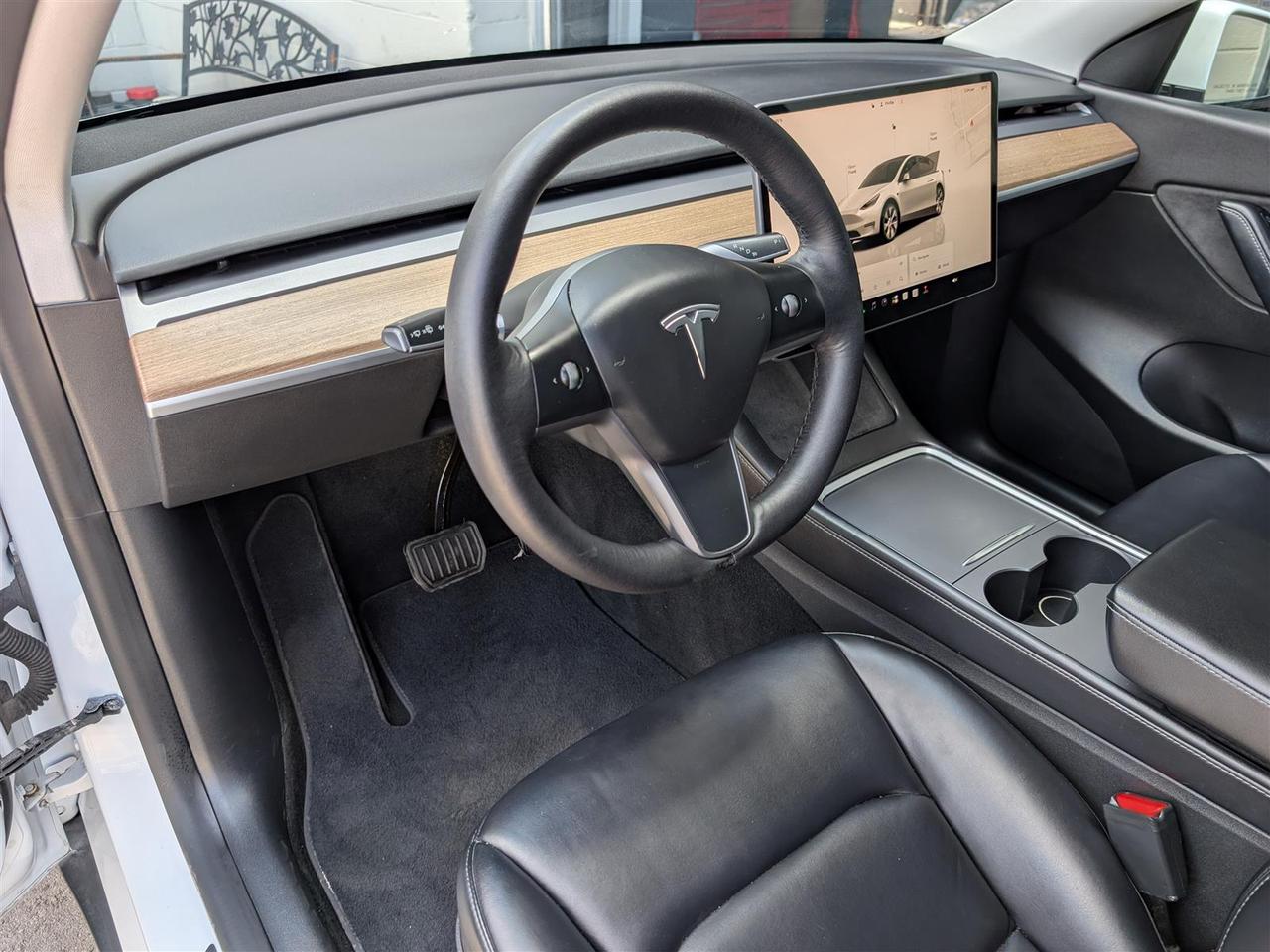 2022 Tesla Model Y LONG RANGE AWD - DUAL MOTOR Photo