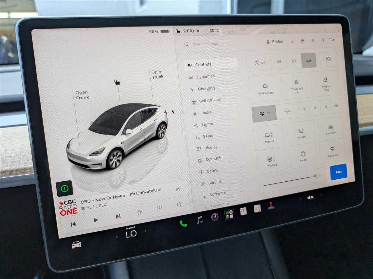 2022 Tesla Model Y LONG RANGE AWD - DUAL MOTOR Photo