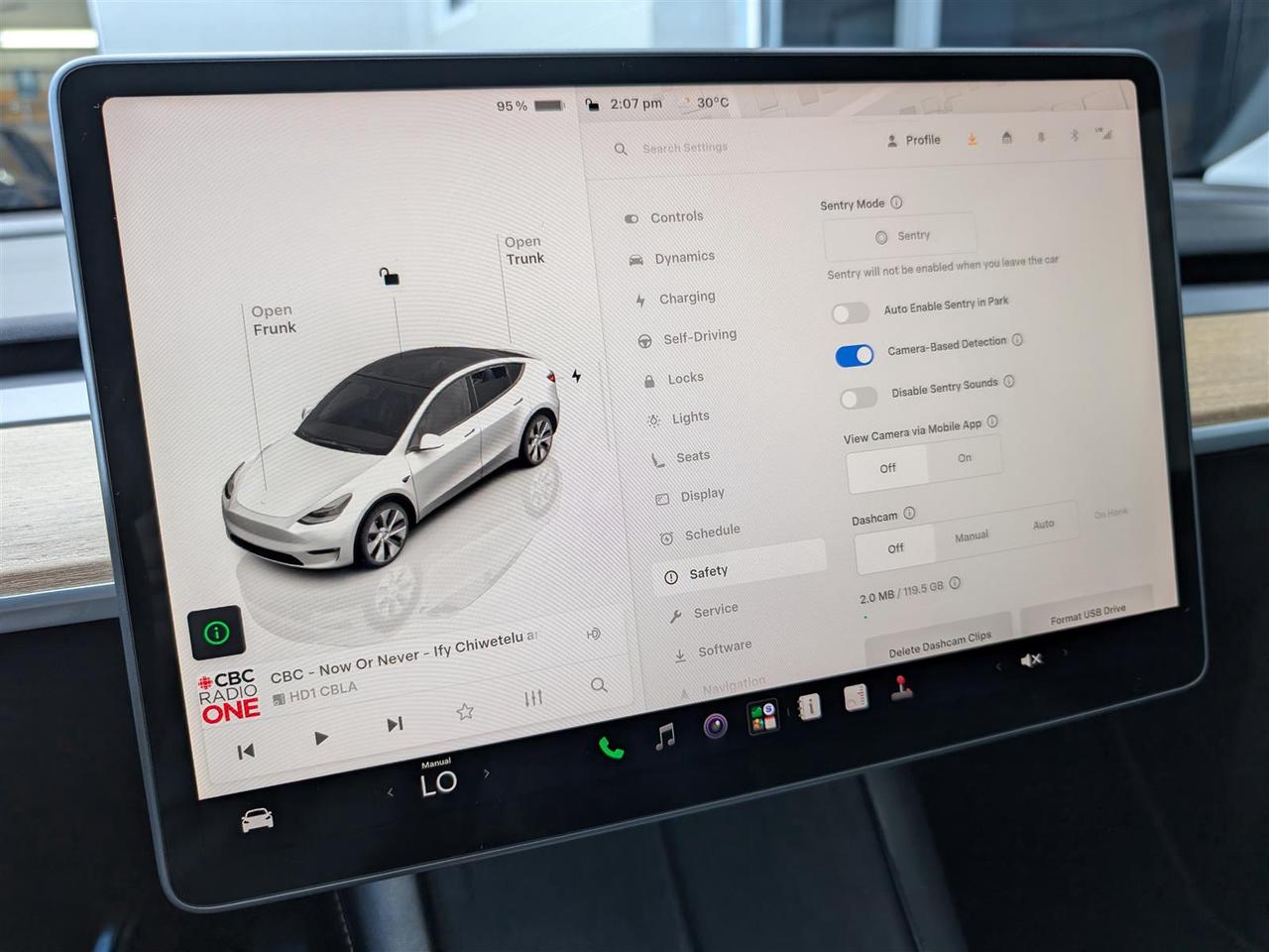 2022 Tesla Model Y LONG RANGE AWD - DUAL MOTOR Photo