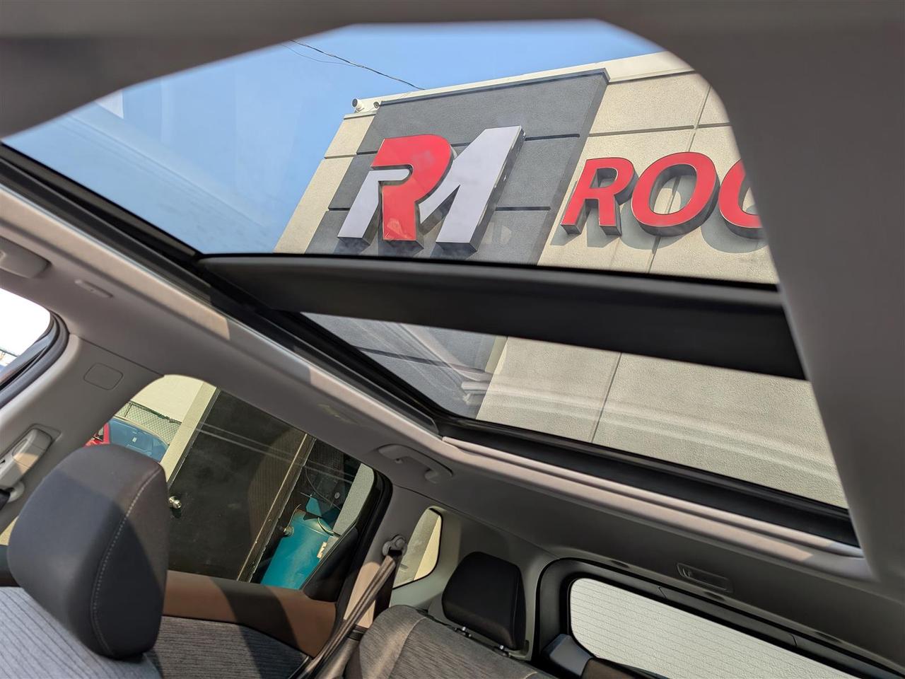 2023 Nissan Rogue SV AWD - PANO ROOF - 360 CAM - TECH FEATS Photo