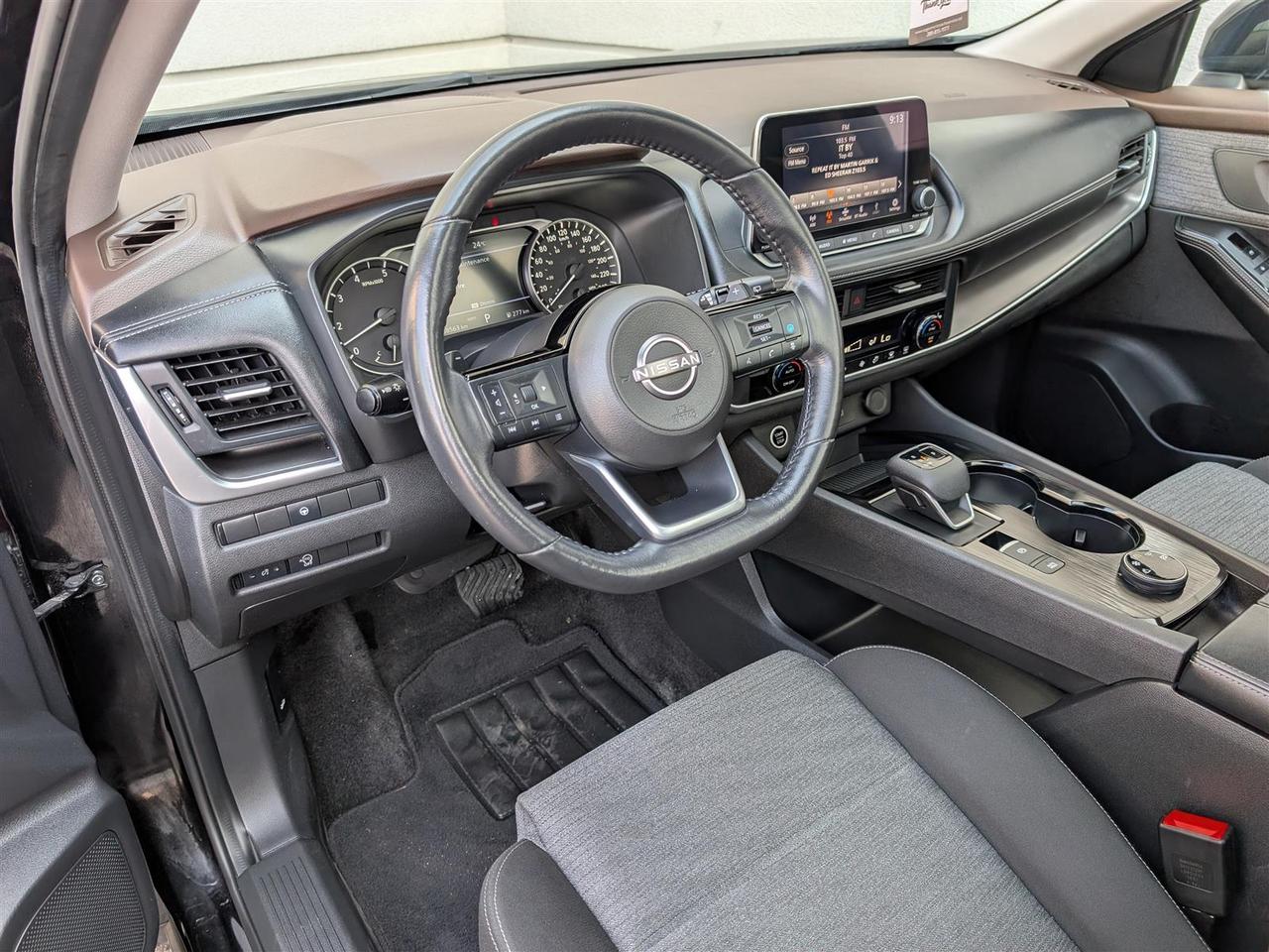 2023 Nissan Rogue SV AWD - PANO ROOF - 360 CAM - TECH FEATS Photo