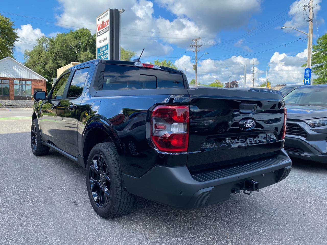 2025 Ford Maverick Lariat | Black Edition | NAV | Sunroof | Balance of Ford Warranties Photo3