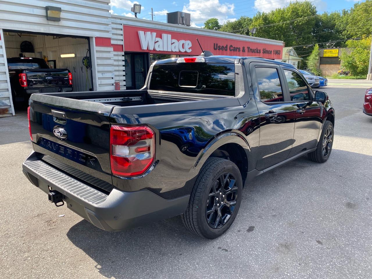 2025 Ford Maverick Lariat | Black Edition | NAV | Sunroof | Balance of Ford Warranties Photo