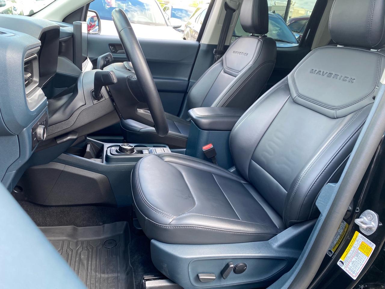2025 Ford Maverick Lariat | Black Edition | NAV | Sunroof | Balance of Ford Warranties Photo