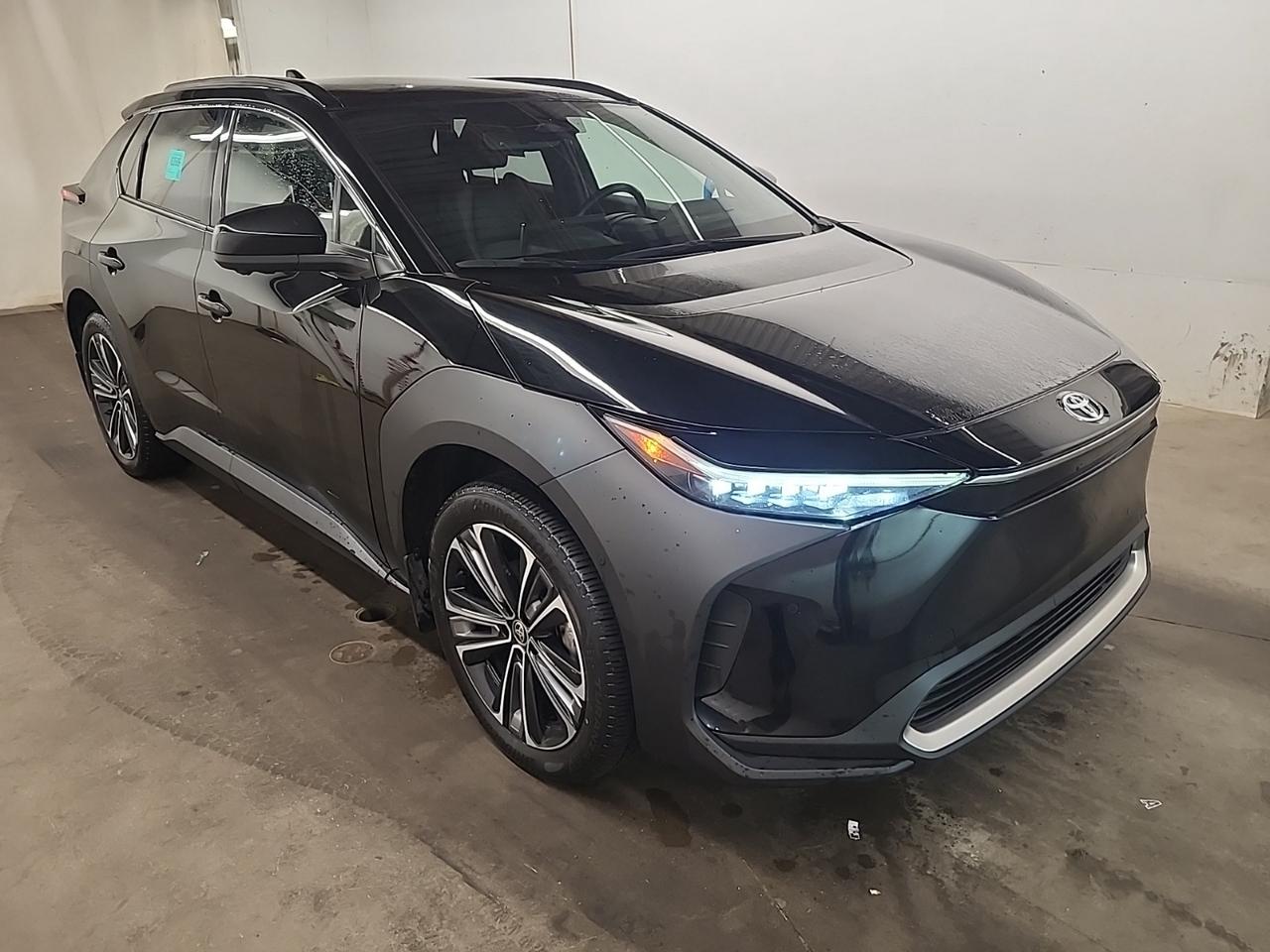 2023 Toyota bZ4X LIMITED | AWD | FULLY LOADED | 1 OWNER | NO ACCIDENTS Photo