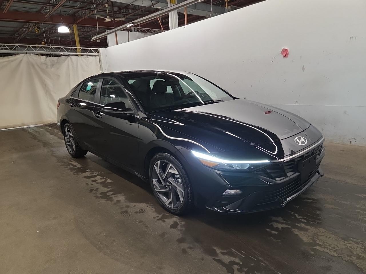 2025 Hyundai Elantra LUXURY | ONLY 629 KM | 1 OWNER | NO ACCIDENTS Photo
