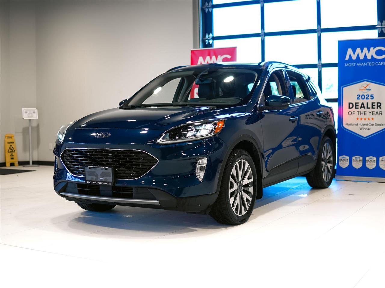 2020 Ford Escape TITANIUM AWD | NAV | LTHR | NO ACCIDENTS Photo