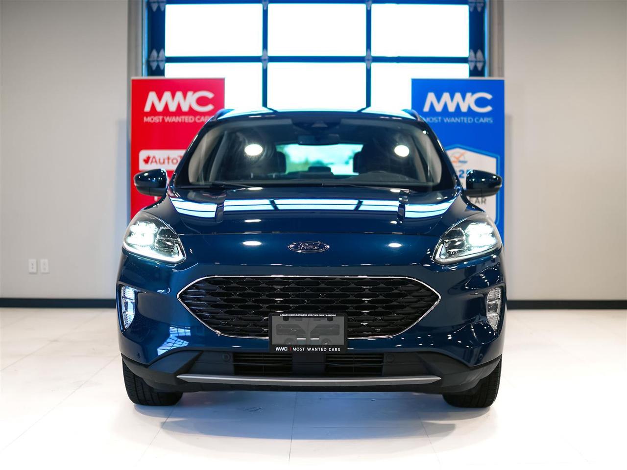 2020 Ford Escape TITANIUM AWD | NAV | LTHR | NO ACCIDENTS Photo
