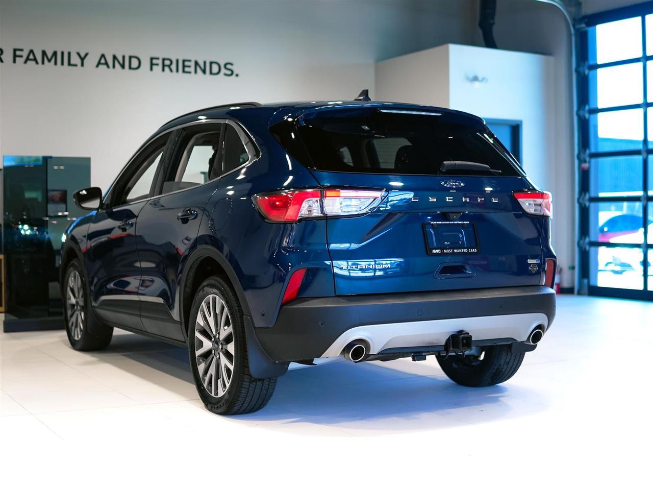 2020 Ford Escape TITANIUM AWD | NAV | LTHR | NO ACCIDENTS Photo