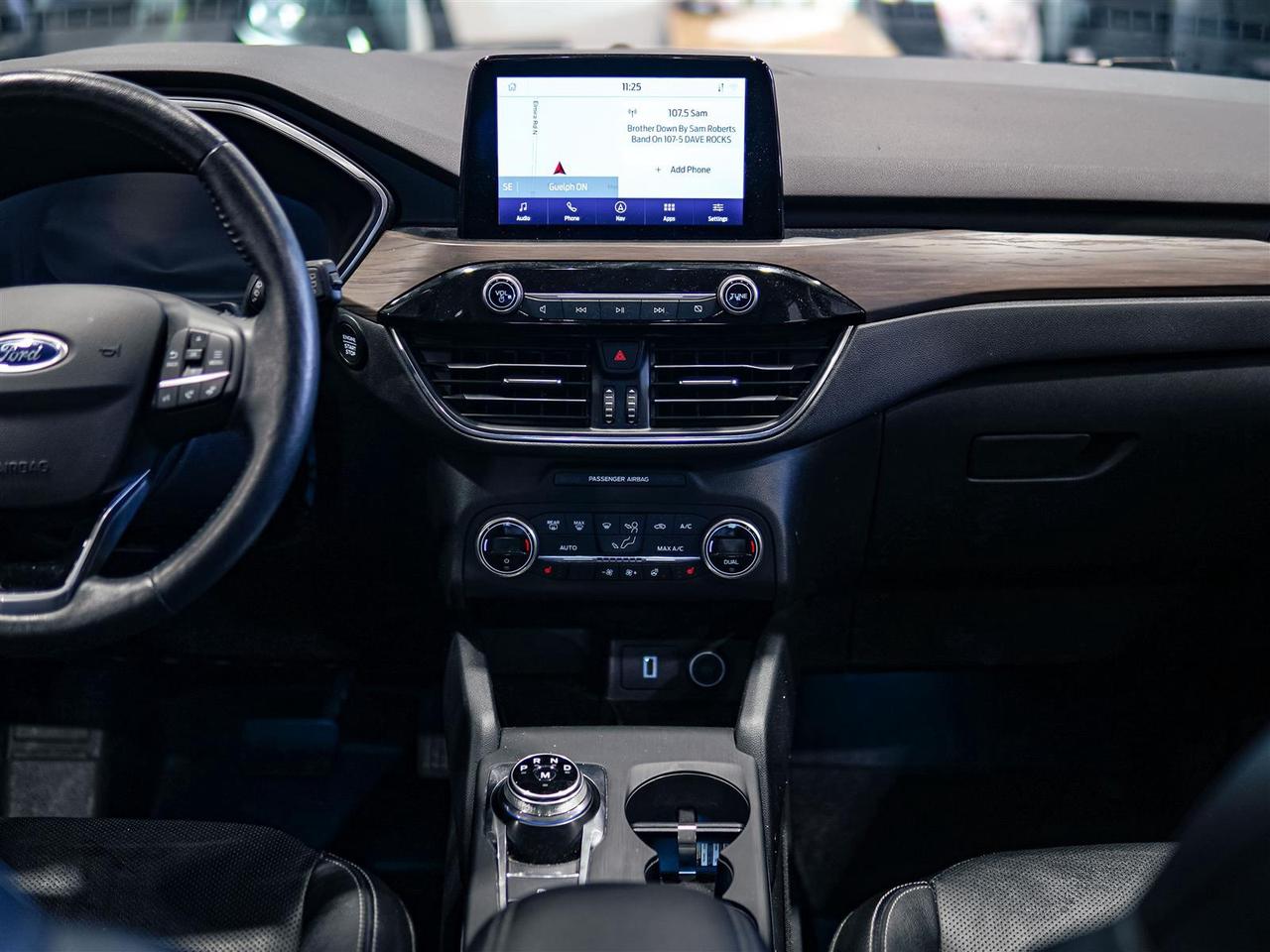 2020 Ford Escape TITANIUM AWD | NAV | LTHR | NO ACCIDENTS Photo