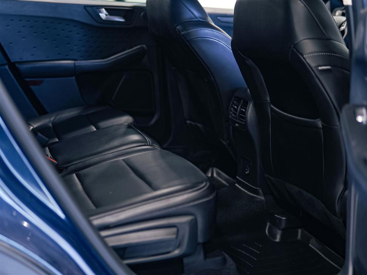 2020 Ford Escape TITANIUM AWD | NAV | LTHR | NO ACCIDENTS Photo
