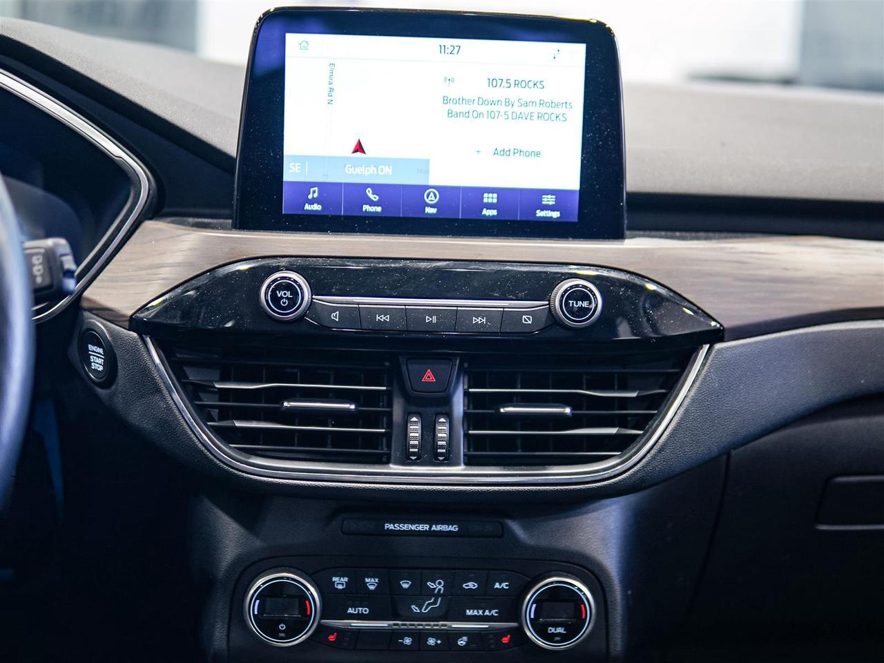 2020 Ford Escape TITANIUM AWD | NAV | LTHR | NO ACCIDENTS Photo