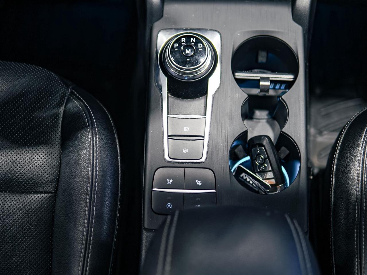2020 Ford Escape TITANIUM AWD | NAV | LTHR | NO ACCIDENTS Photo